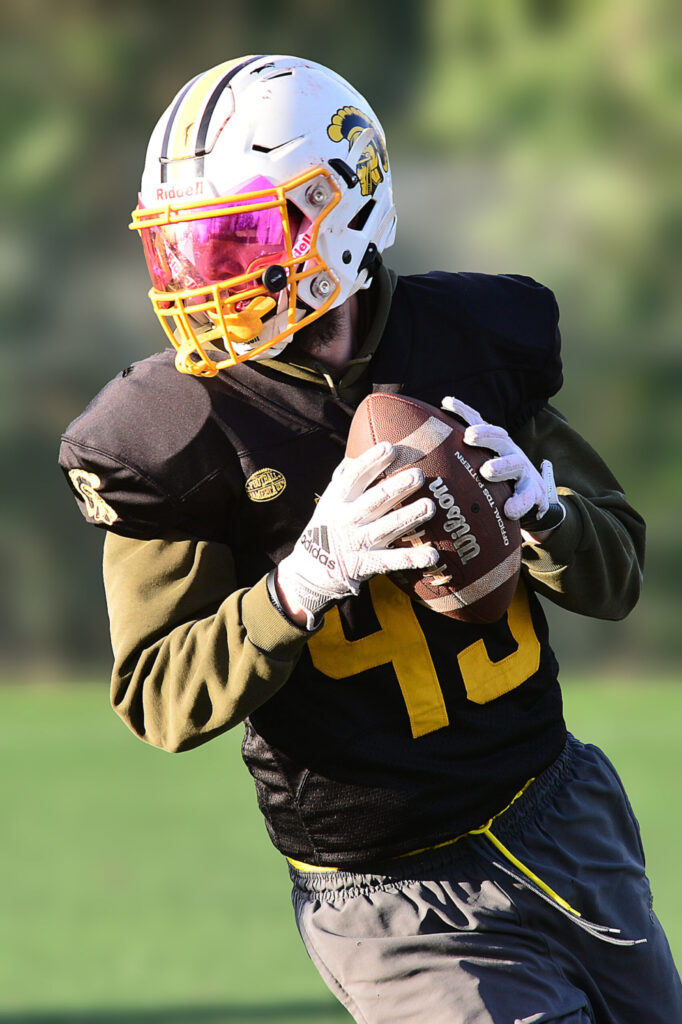 so you want to be a sports photographer torbay trojans practise ahead of super bowl 2023